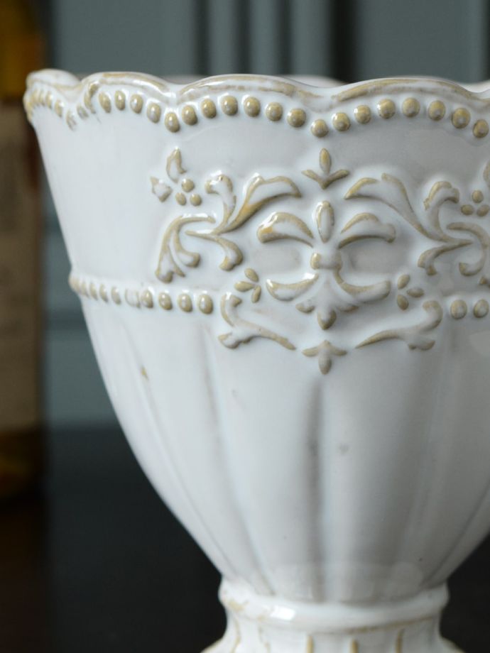 アンティーク風のフラワーベース