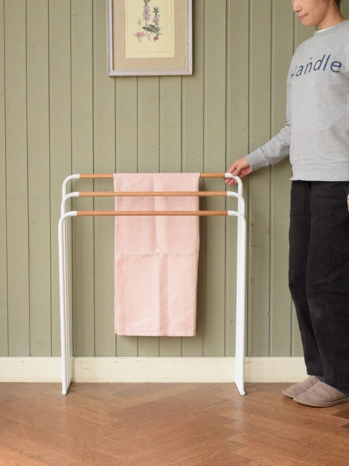 ビンテージ風のタオルハンガー