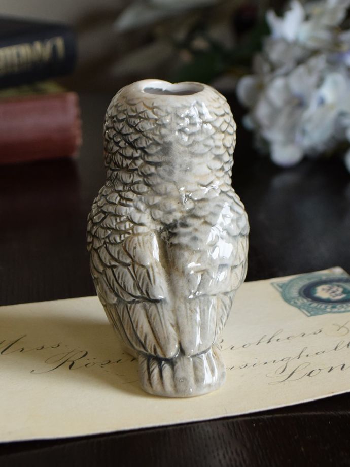 ふくろうの可愛い後ろ姿