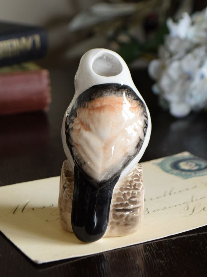 シマエナガの可愛い後ろ姿