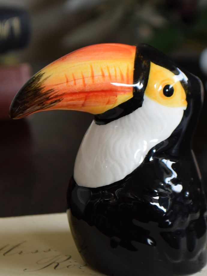 オオハシの可愛い花びん