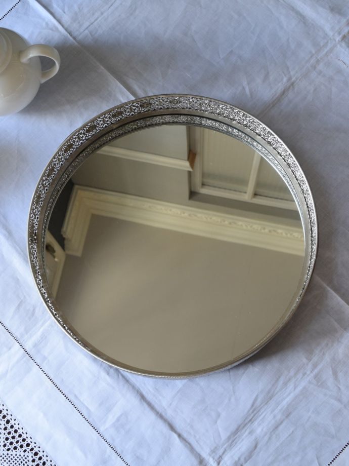 キラッと輝くおしゃれな鏡