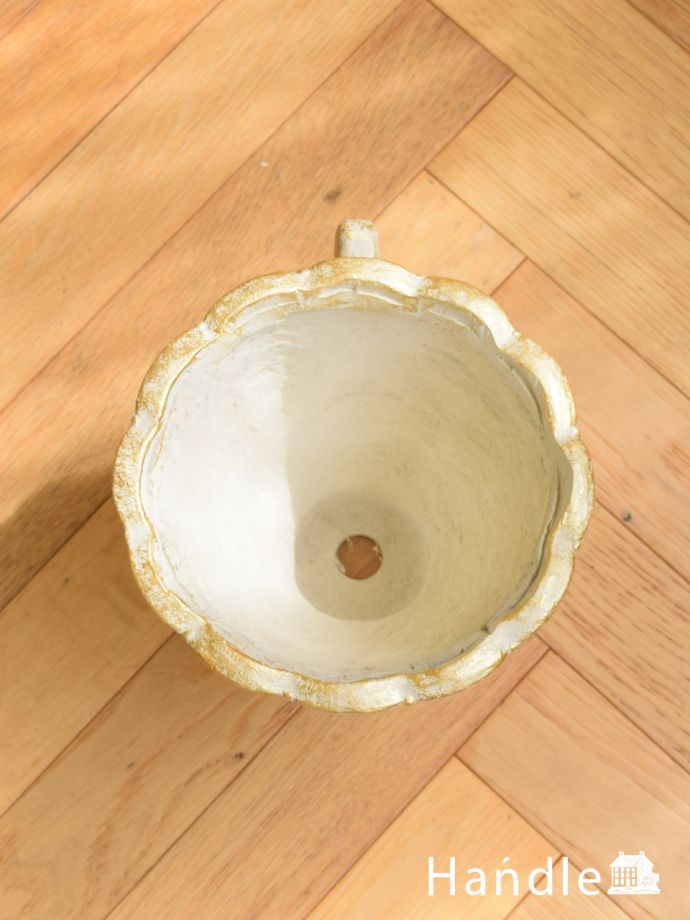 アンティーク調のプランター