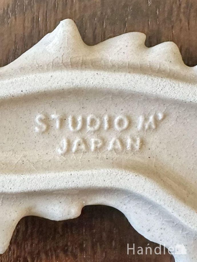 スタジオエムのバックスタンプ