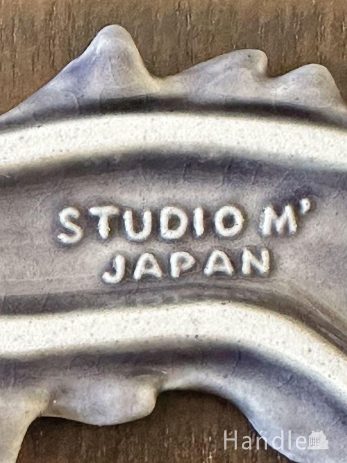 スタジオエムのバックスタンプ