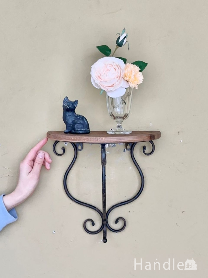 おしゃれなウォールシェルフ