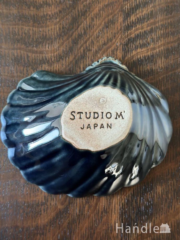 スタジオエムのバックスタンプ