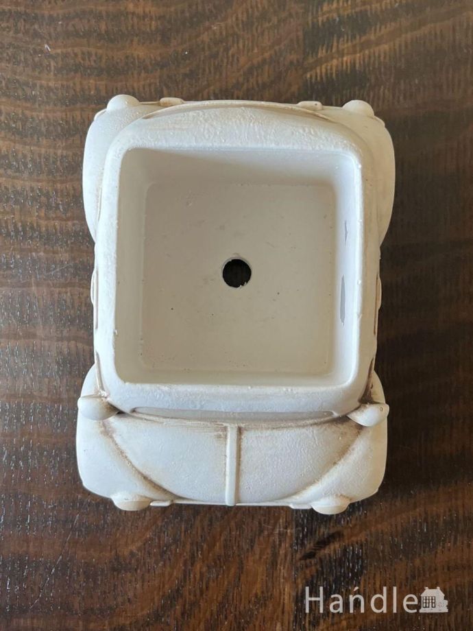 アンティーク調のプランター