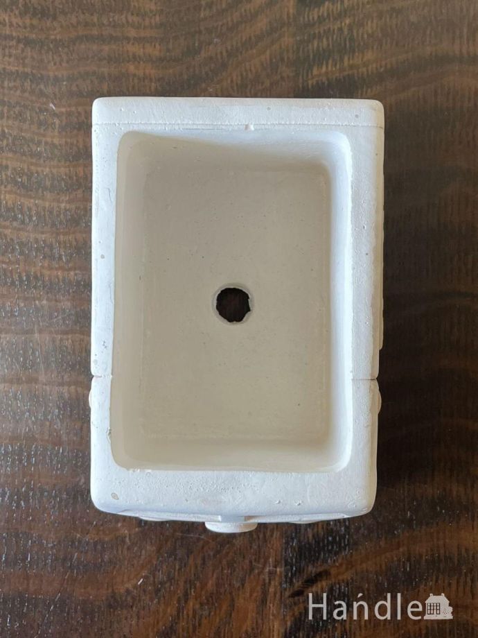 アンティーク調のプランター