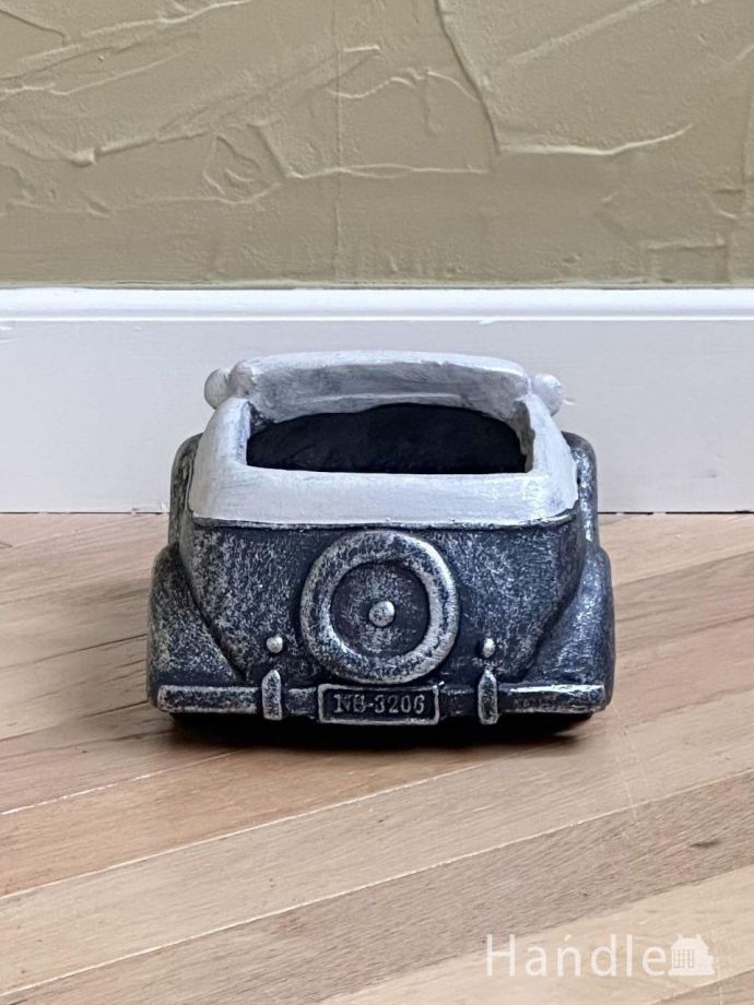 プランターの後ろ姿