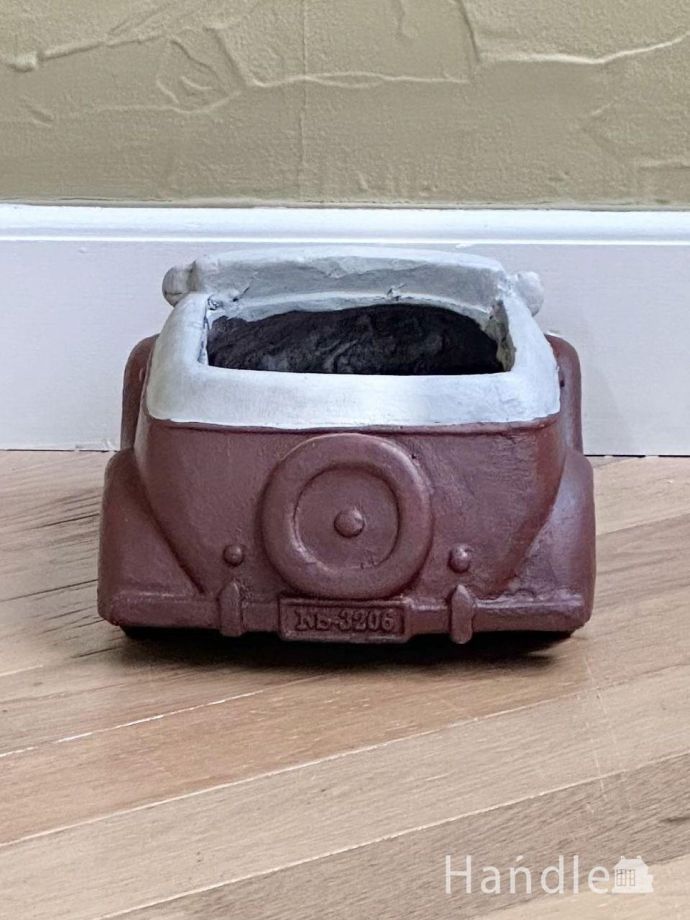 プランターの後ろ姿