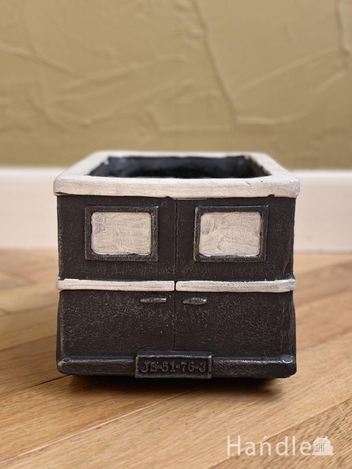 プランターの後ろ姿