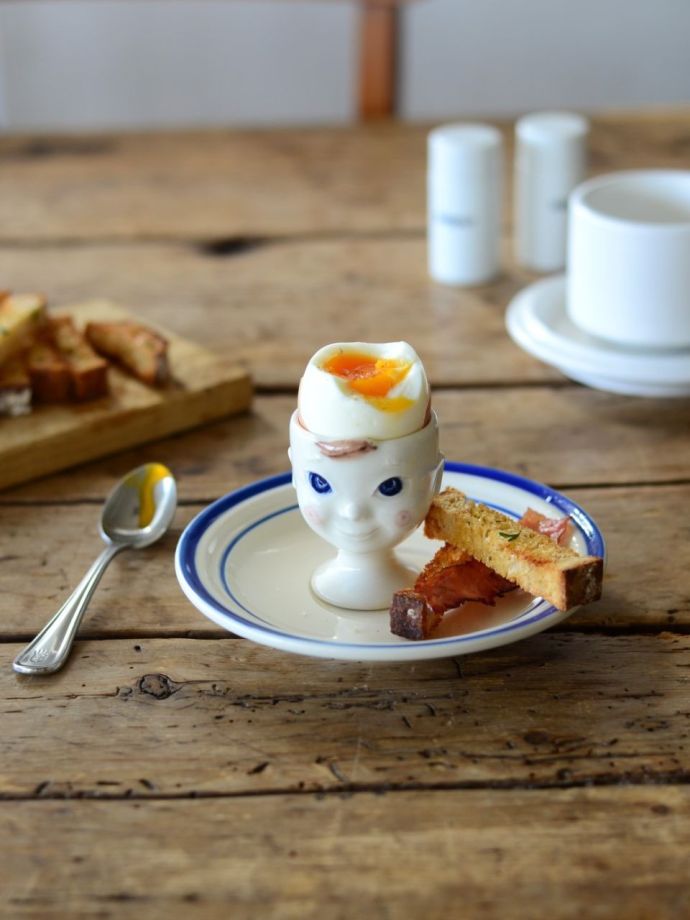 おしゃれなエッグスタンド