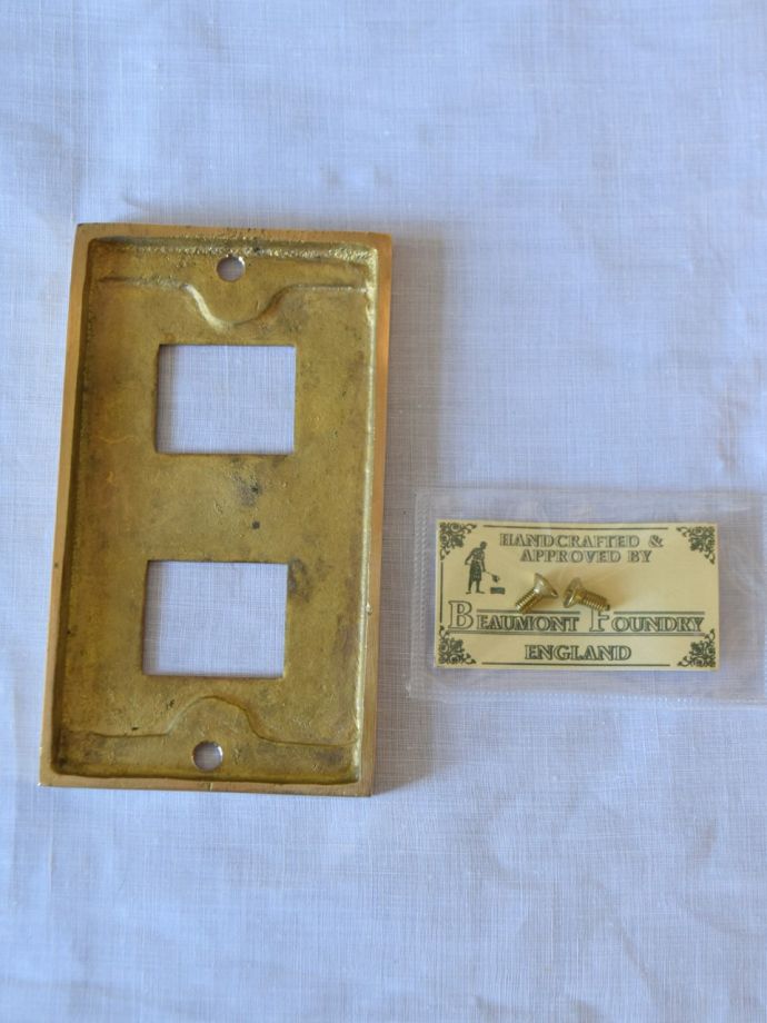 スイッチプレートの裏側