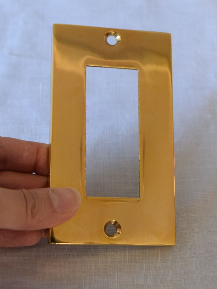 おしゃれなコンセントカバー