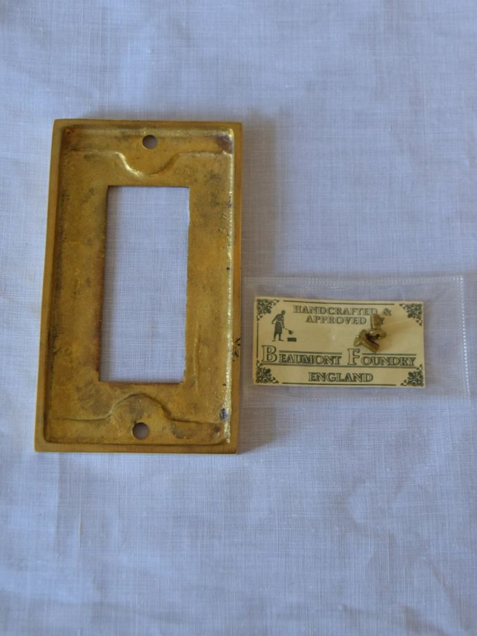 スイッチプレートの裏側