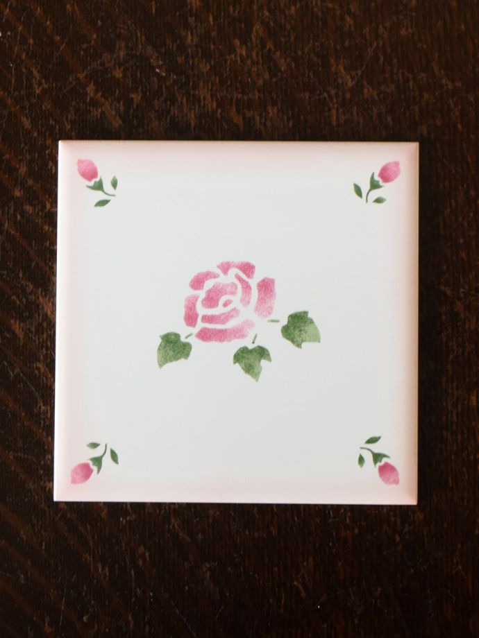 アンティーク調のタイル