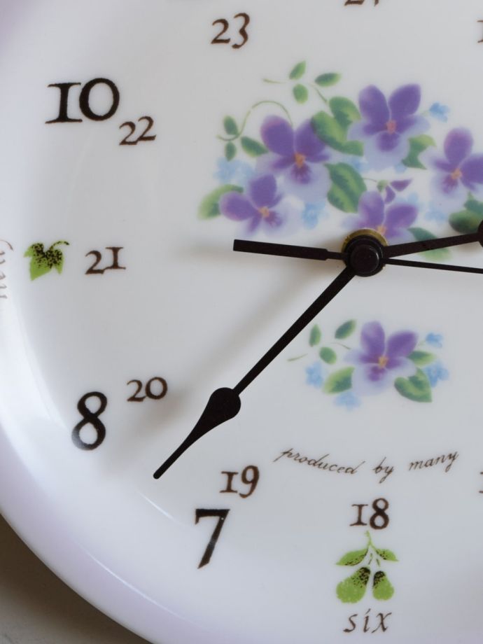 アンティーク調の掛け時計