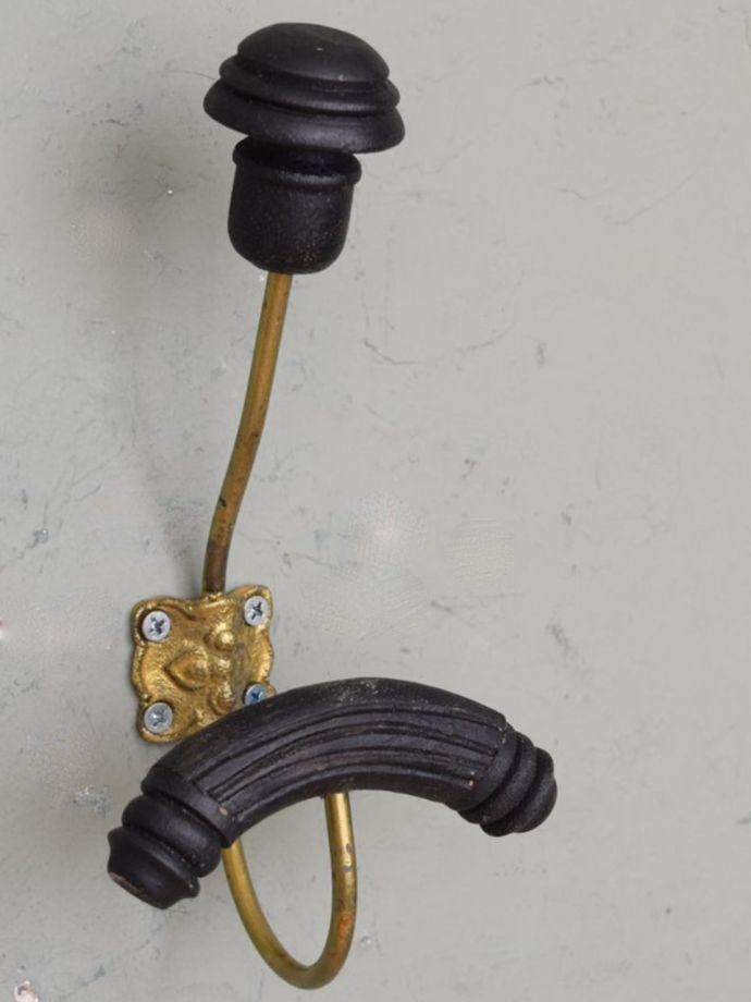 壁に付けるおしゃれなフック