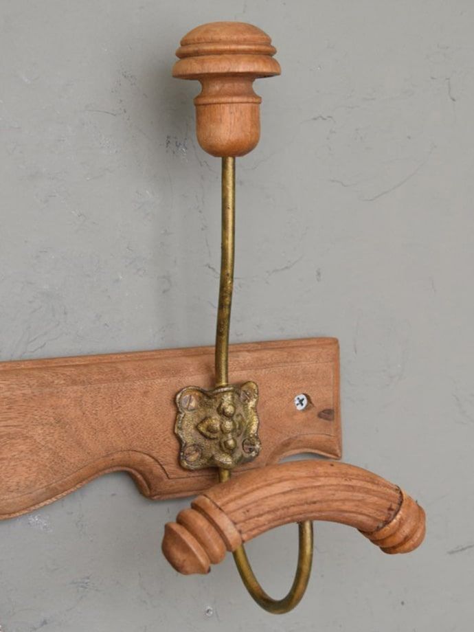 壁に付けるおしゃれなフック