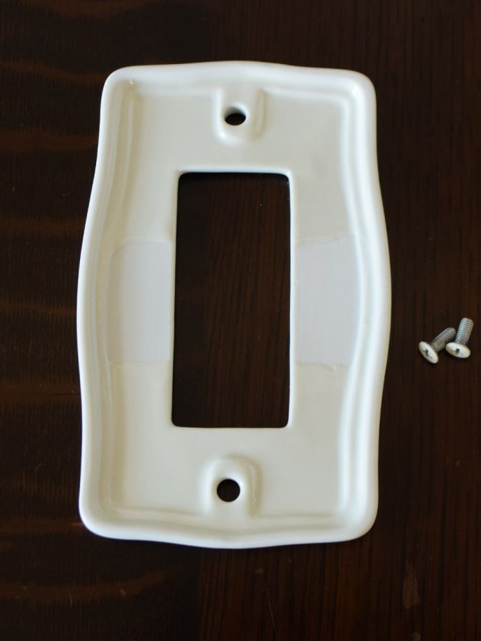 アンティーク風のスイッチカバー