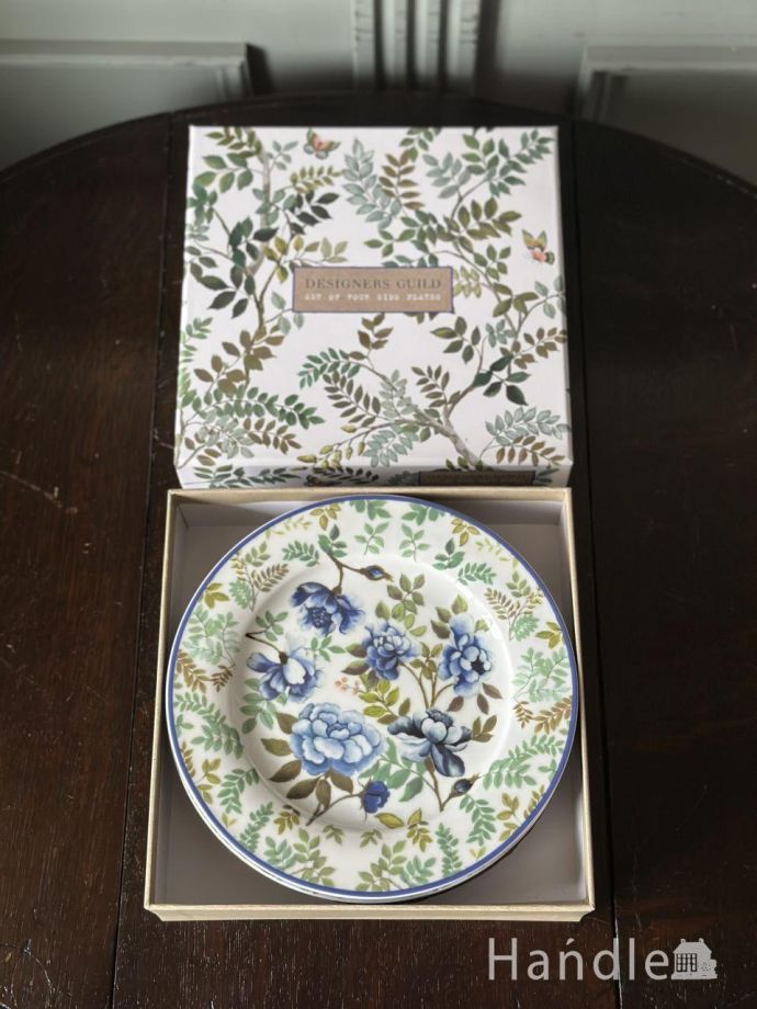 プレゼントにもピッタリの化粧箱入り