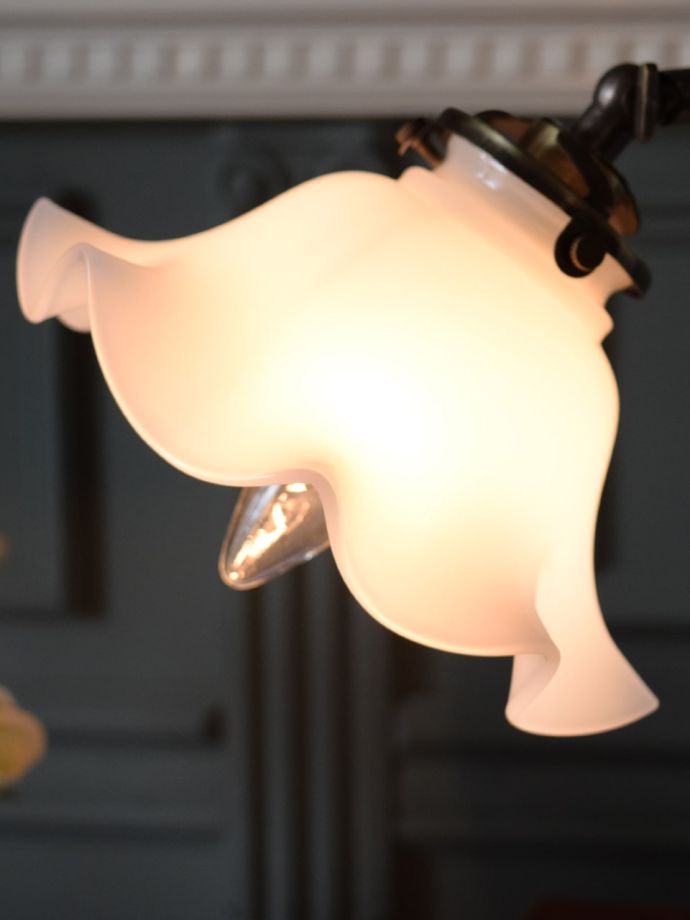 ガラスシェードからの灯り