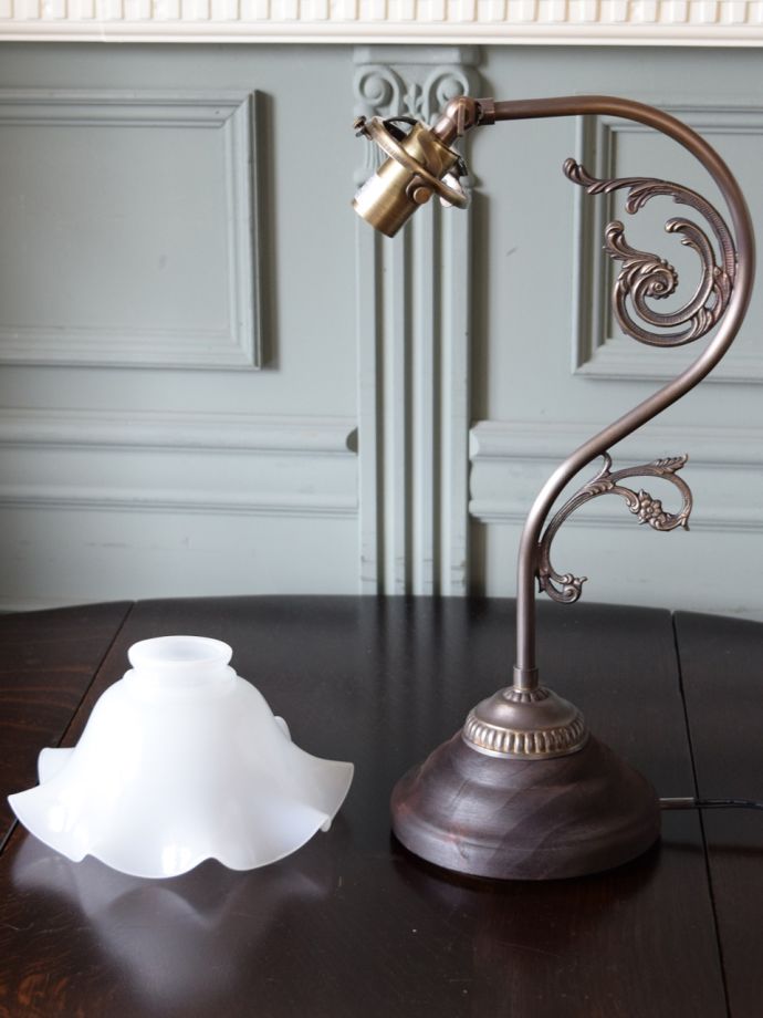 アンティーク調のテーブル