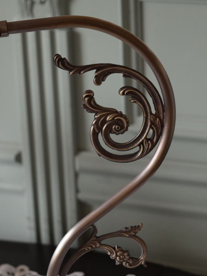 真鍮製のテーブルランプ