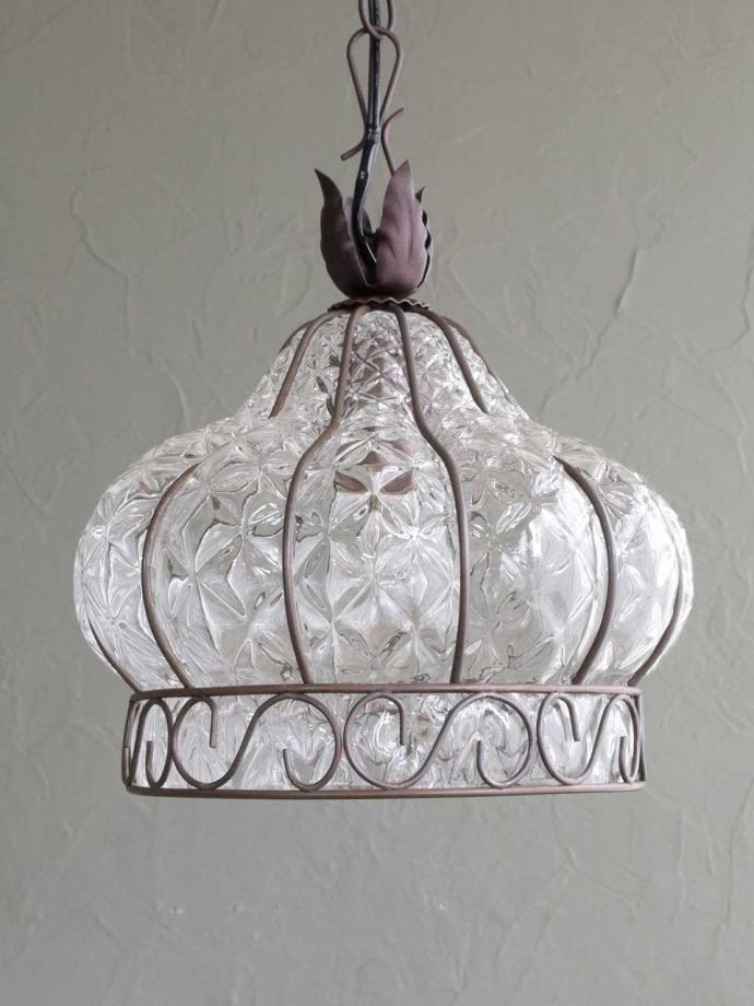 イタリア生まれのおしゃれなシャンデリア