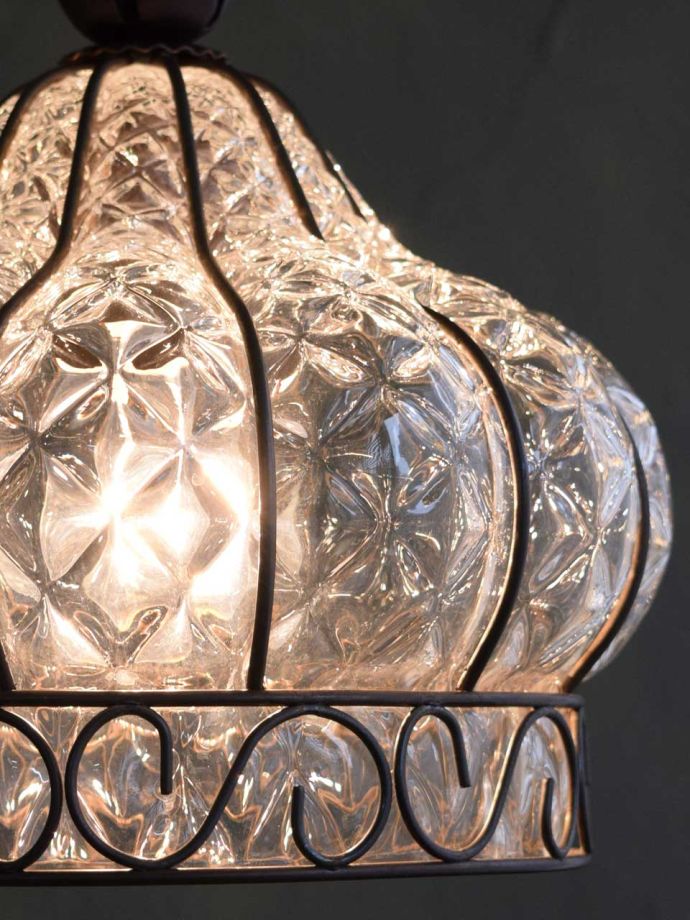 ムラーノガラスシェードからの灯り