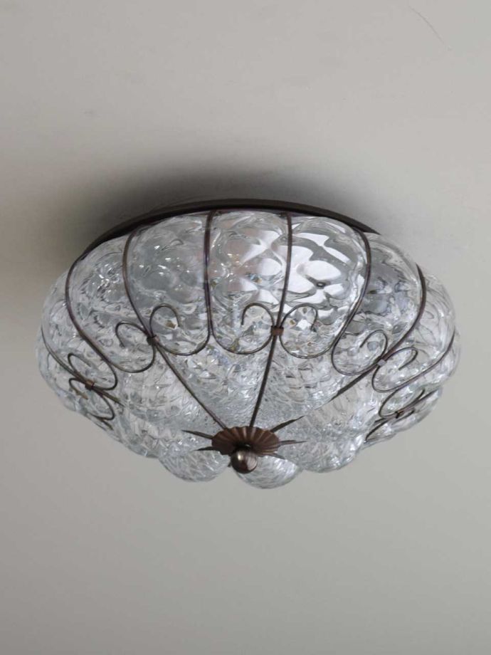 イタリア生まれのおしゃれなシーリングランプ