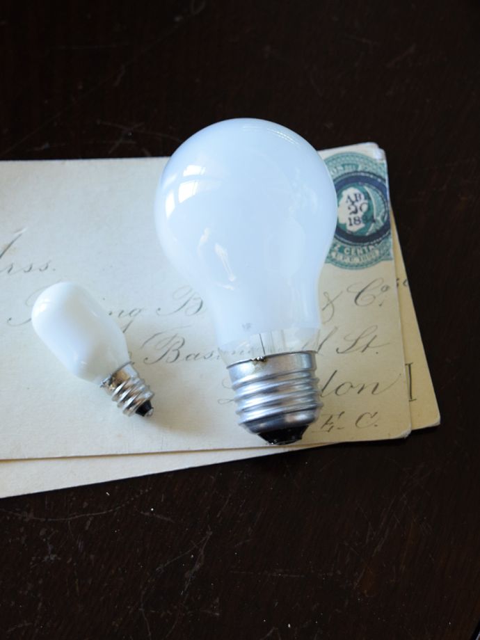テーブルランプの電球