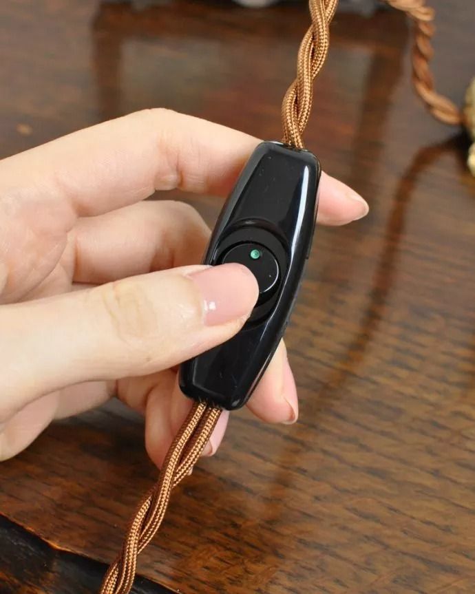 テーブルランプのスイッチ