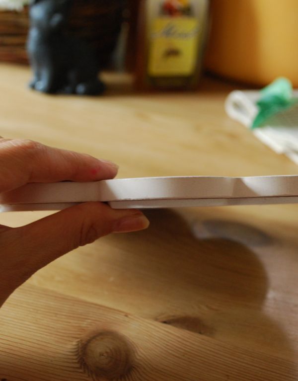 その他　インテリア雑貨　トルコ製のイズニックトリベットロータス（04）（鍋敷き）　。厚みはこんな感じです。(n3-064)