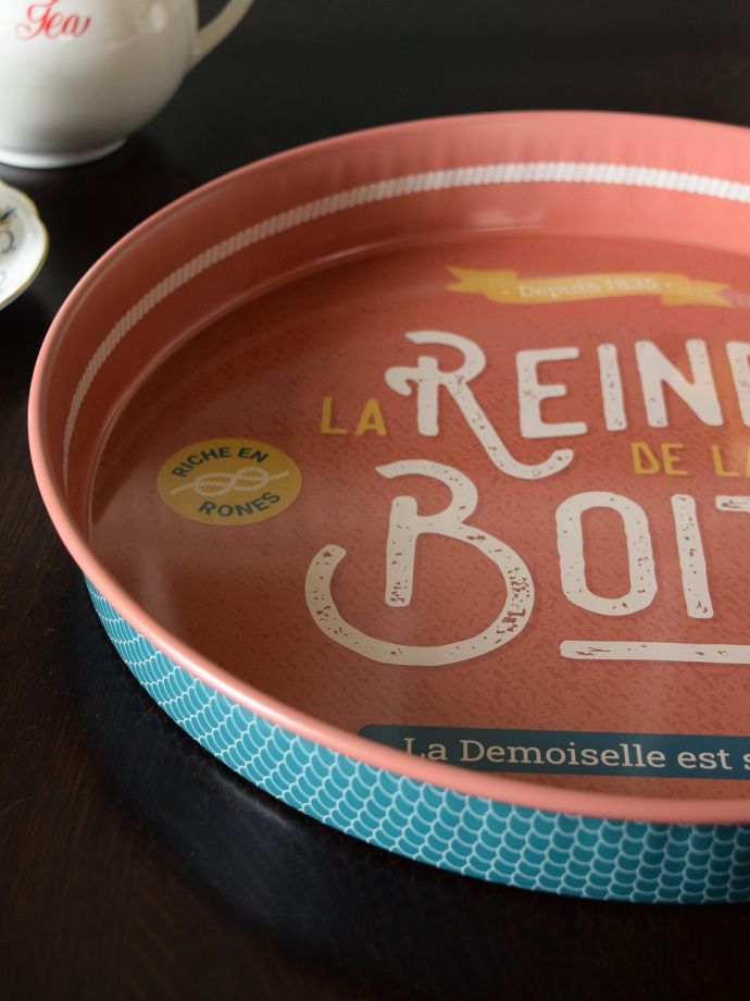 フレンチポップなデザインのおしゃれなトレイ