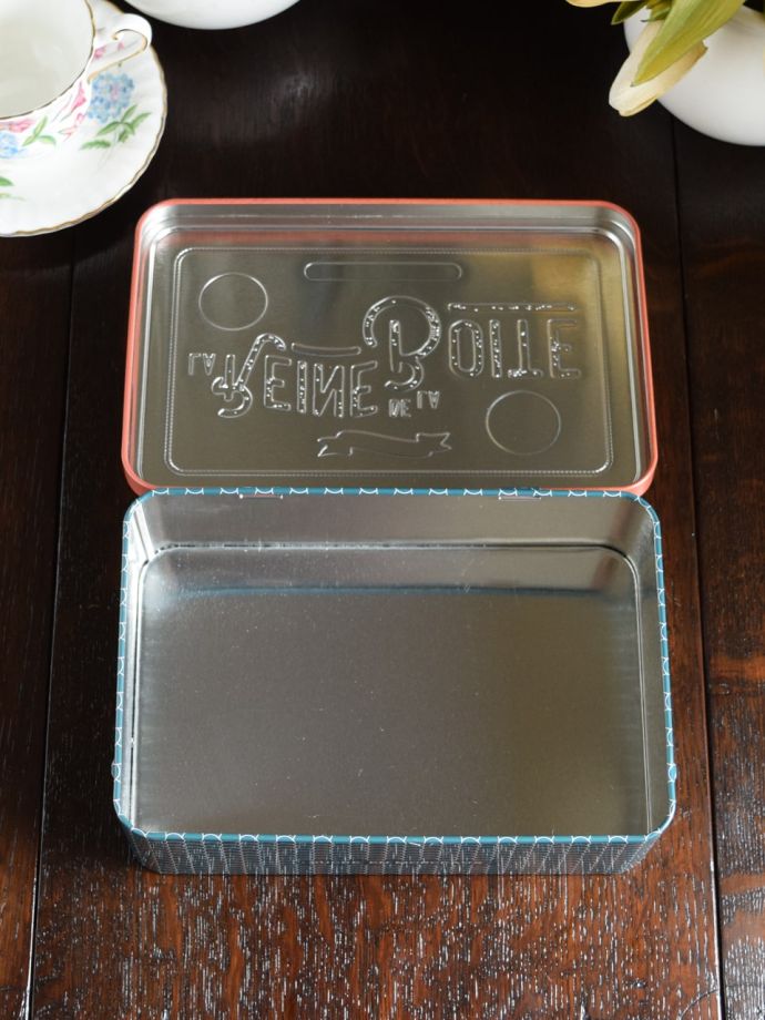 缶の中はこんな感じ