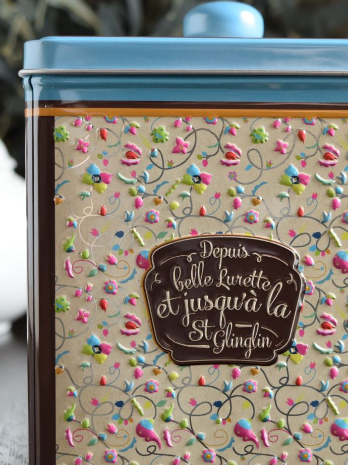 フレンチポップなデザインのおしゃれなキャンディ缶