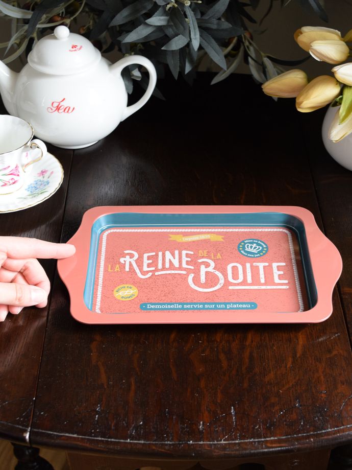 使いやすいサイズのトレイ