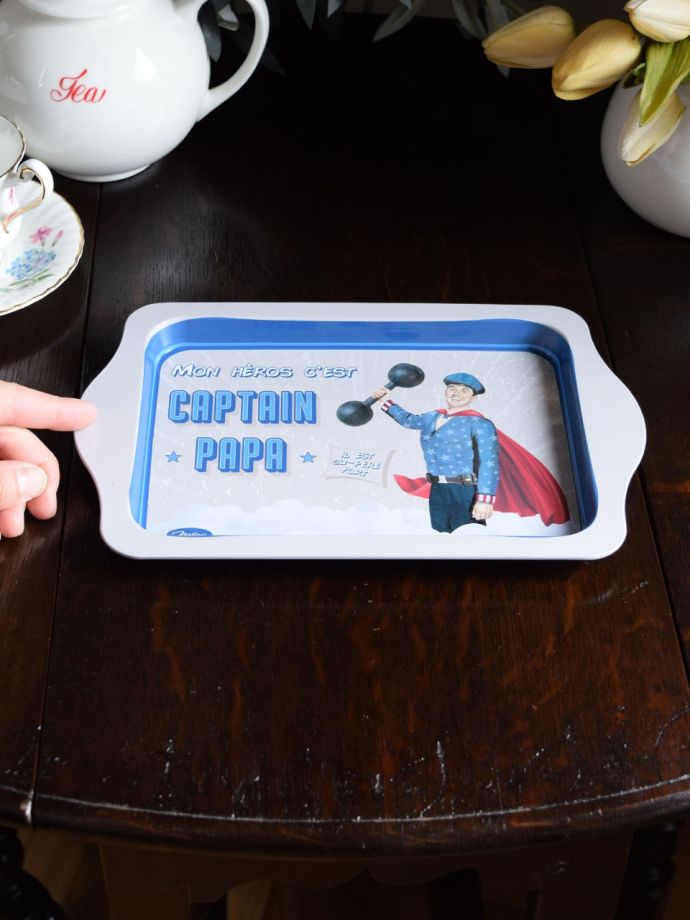 使いやすいサイズのトレイ