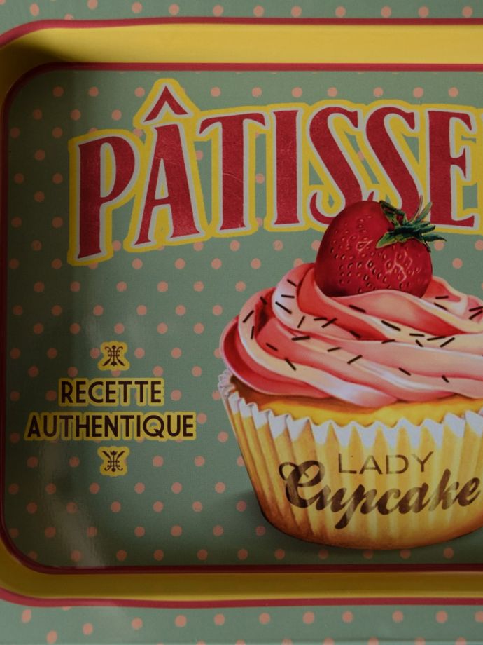 フレンチポップなデザインのおしゃれなトレイ