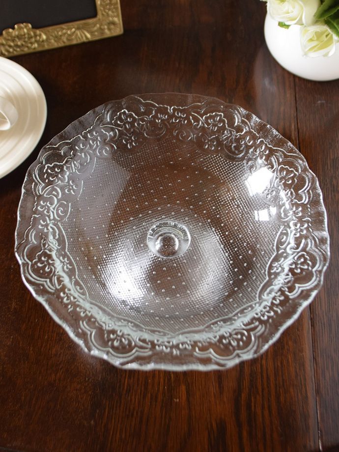 アンティークモチーフの食器