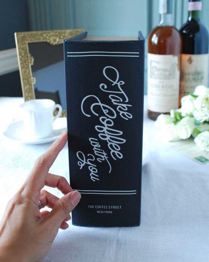 リビング雑貨　インテリア雑貨　小物をお洒落に収納できるブック型・ジュエリーボックス(coffee black)。背表紙もカッコいい立てて収納できちゃうので便利です。(n5-140)