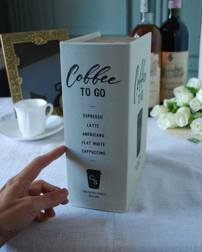 リビング雑貨 インテリア雑貨 小物をお洒落に収納できるブック型・ジュエリーボックス(coffee white)。背表紙もカッコいい立てて収納できちゃうので便利です。(n5-142)