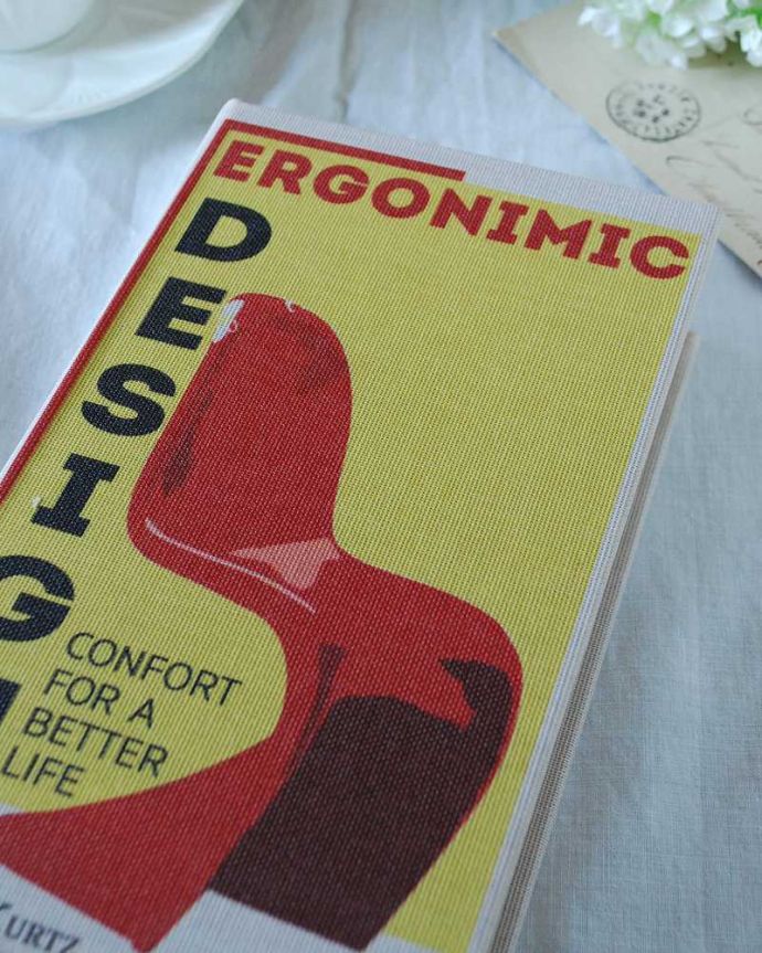 リビング雑貨　インテリア雑貨　小物をお洒落に収納できるブック型ボックス(DESIGN) 。見た目はオシャレな洋書ですアンティークの本のようなデザインのお洒落なボックス。(n5-200)