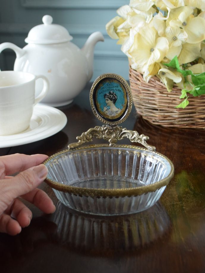 美しいガラスの器