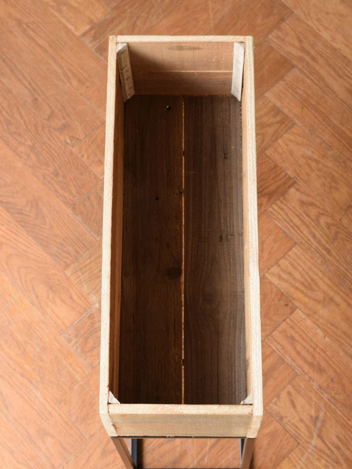 プランタースタンドの中