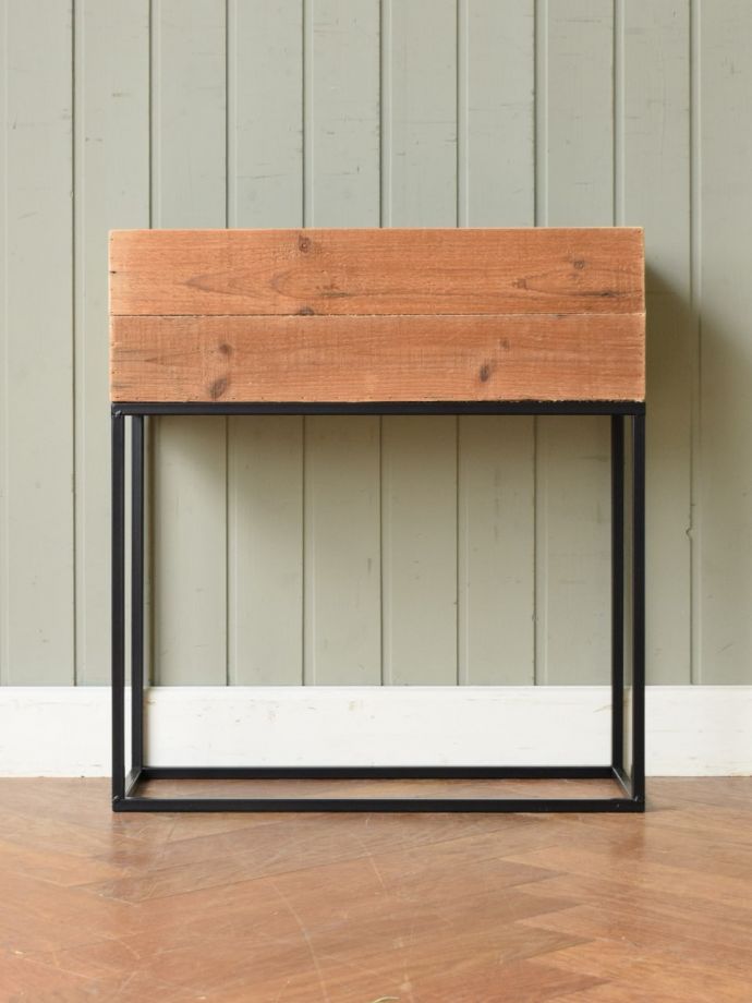 プランタースタンドの後ろ