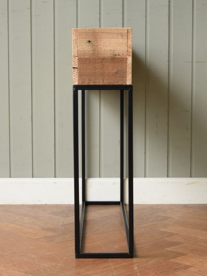 プランタースタンドの側面