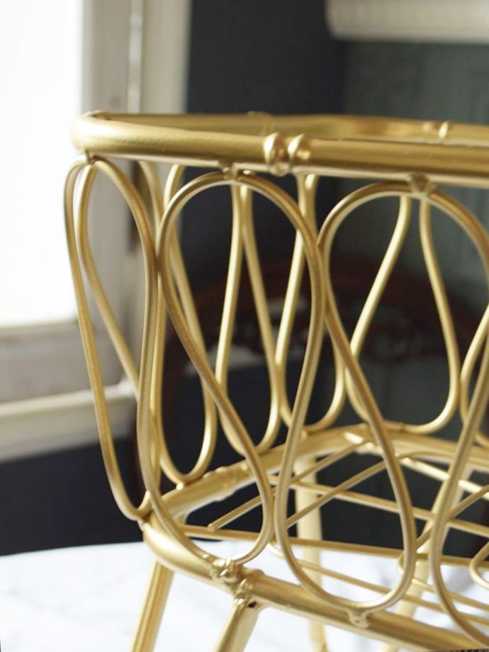 アンティーク調のアイアンバスケット